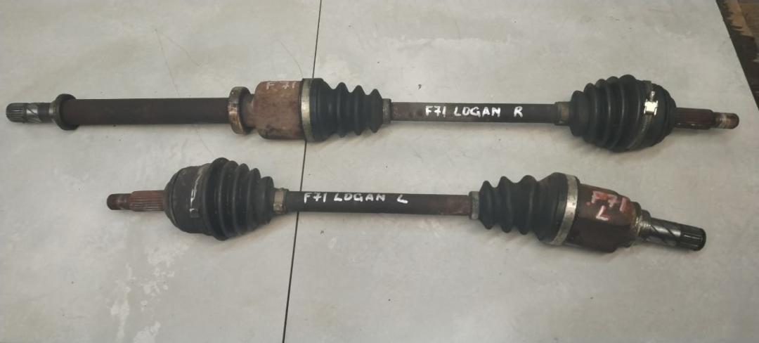 полуось передняя левая (приводной вал, ШРУС) Renault Logan 1 2010, 1.5 л., DCi, дизель, МКПП, универсал - фото №1