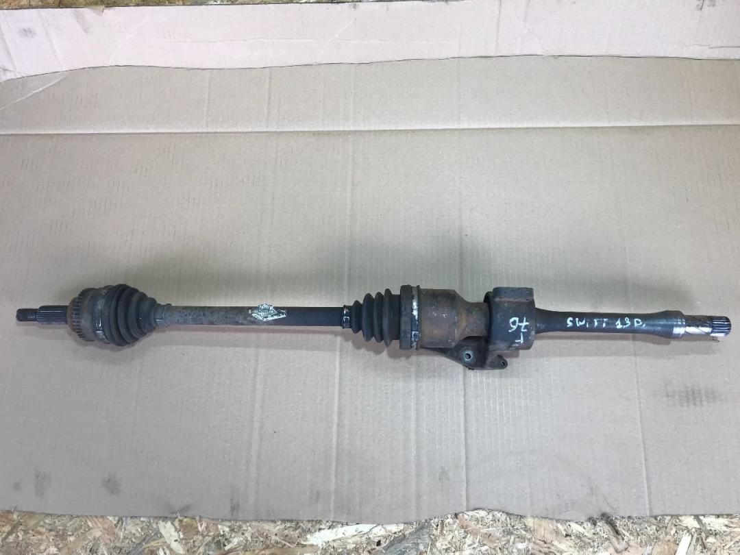 полуось передняя правая (приводной вал, ШРУС) Suzuki Swift 3 поколение 2006, 1.3 л., дизель, МКПП - фото №1