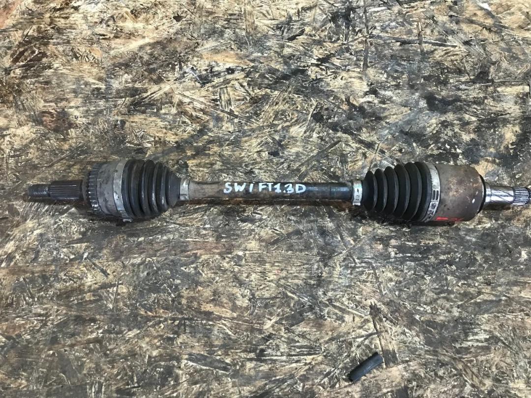 полуось передняя левая (приводной вал, ШРУС) Suzuki Swift 3 поколение 2006, 1.3 л., дизель, МКПП - фото №1