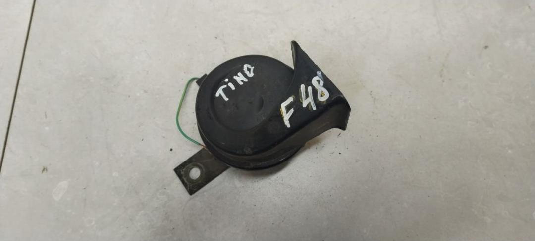 сигнал (клаксон) Nissan Almera Tino V10 2000, 1.8 л., бензин, МКПП, минивэн - фото №1