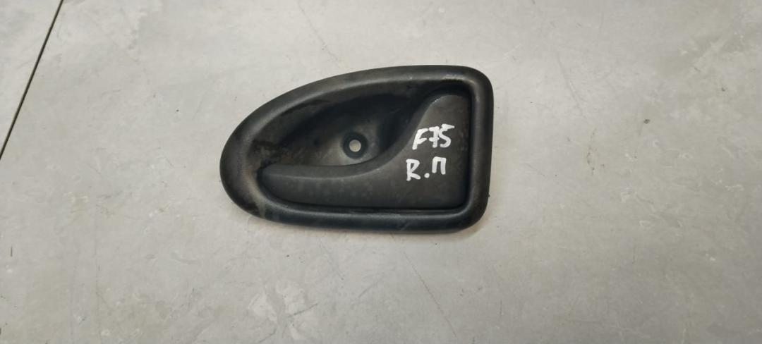 ручка внутренняя передняя правая Renault Scenic 1 поколение 1998, 1.9 л., TD, дизель, МКПП, минивэн - фото №1