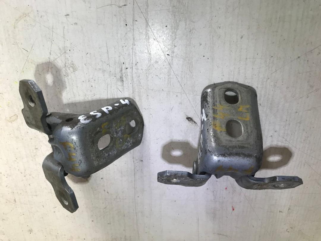 петля двери Renault Espace 4 2009, 2.0 л., дизель, минивэн - фото №1