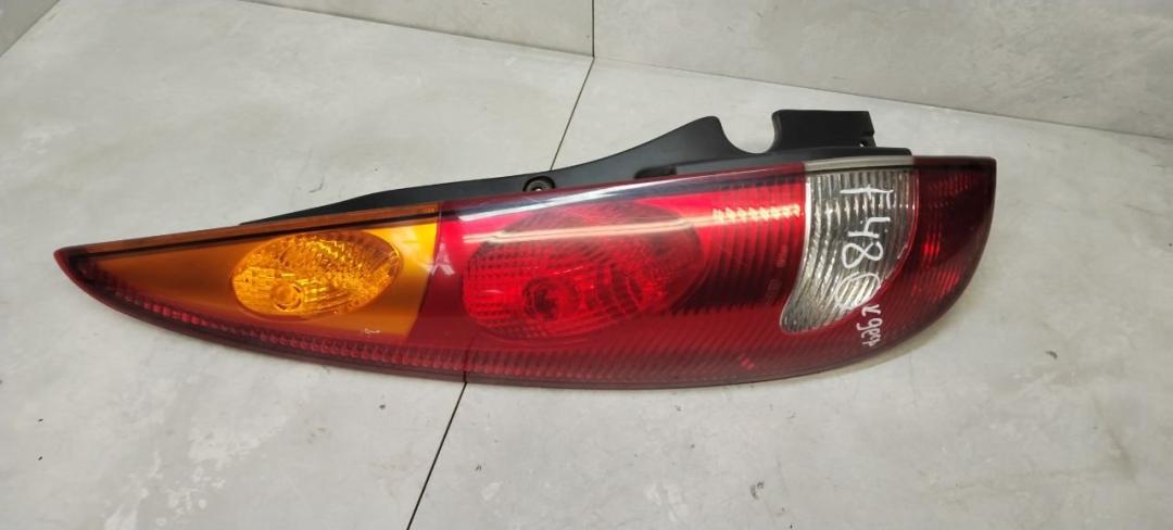 фонарь задний левый Nissan Almera Tino V10 2000, 1.8 л., бензин, МКПП, минивэн - фото №1