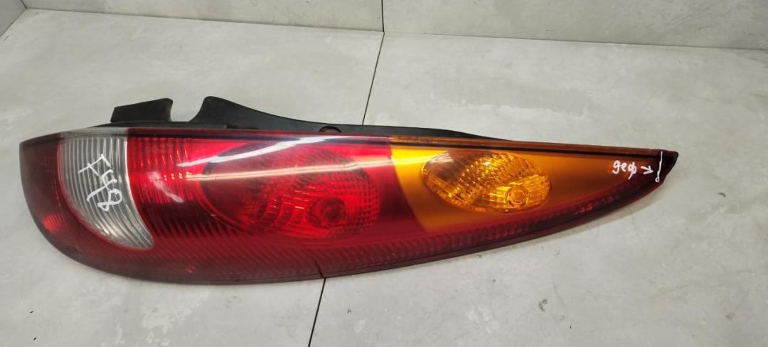 фонарь задний правый Nissan Almera Tino V10 2000, 1.8 л., бензин, МКПП, минивэн - фото №1