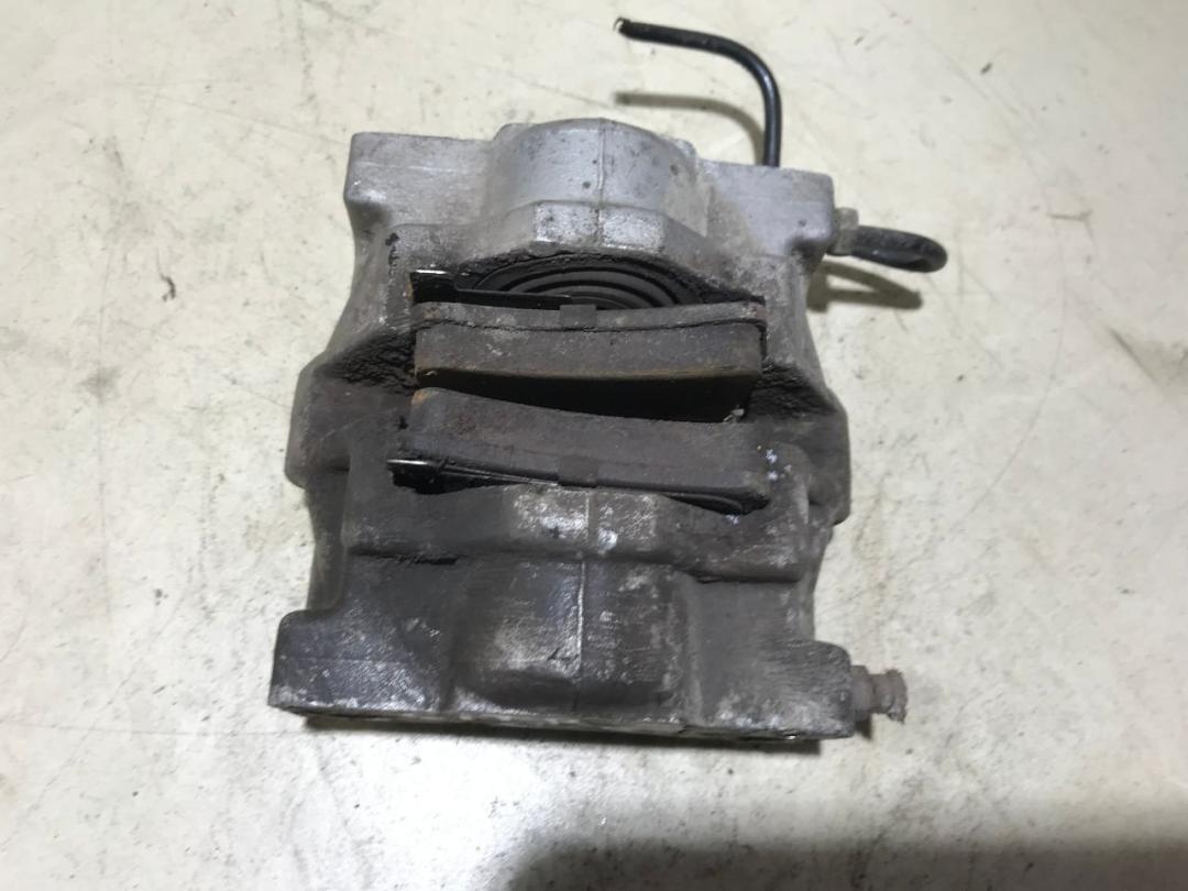 суппорт задний левый Citroen C5 1 поколение 2002, 2.0 л., бензин, хетчбэк 5 дв. - фото №1