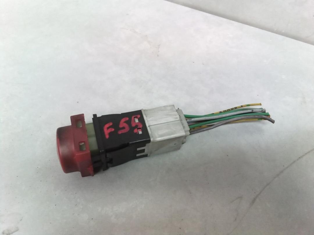 кнопка аварийной сигнализации Citroen Xsara 1 поколение 1998, 1.9 л., дизель, МКПП, хетчбэк 5 дв. - фото №1