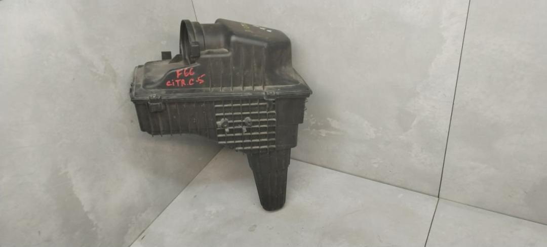 корпус воздушного фильтра Citroen C5 1 поколение 2001, 2.0 л., дизель, МКПП, хетчбэк 5 дв. - фото №1