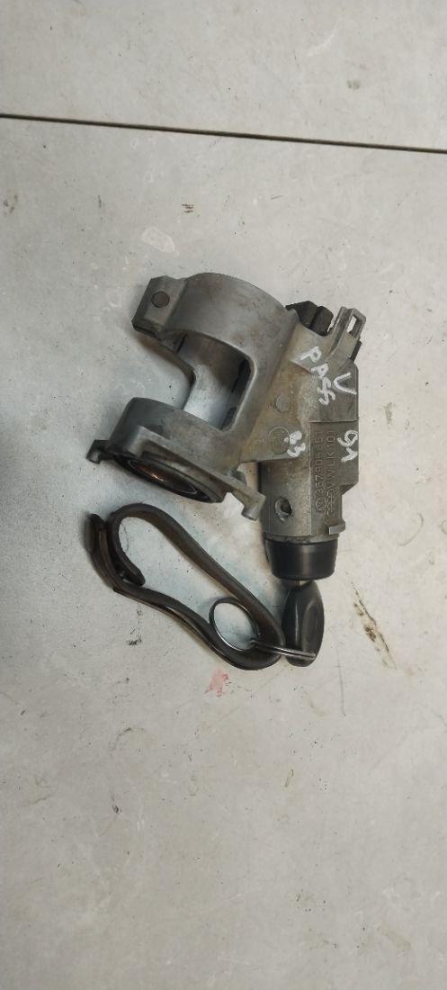 замок зажигания Volkswagen Passat B3 1992, 1.9 л., дизель, МКПП, универсал - фото №1