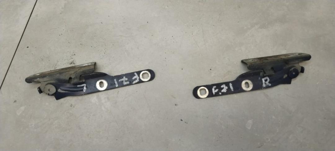 петля капота Renault Logan 1 2010, 1.5 л., DCi, дизель, МКПП, универсал - фото №1