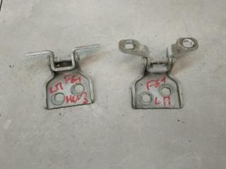 петля двери Dacia Sandero 1 поколение 2010, 1.4 л., бензин, МКПП, хетчбэк 5 дв.