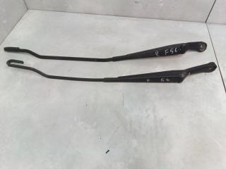 щеткодержатель (поводок стеклоочистителя, дворник) Volkswagen Passat B5 2000, 1.9 л., дизель, МКПП, седан