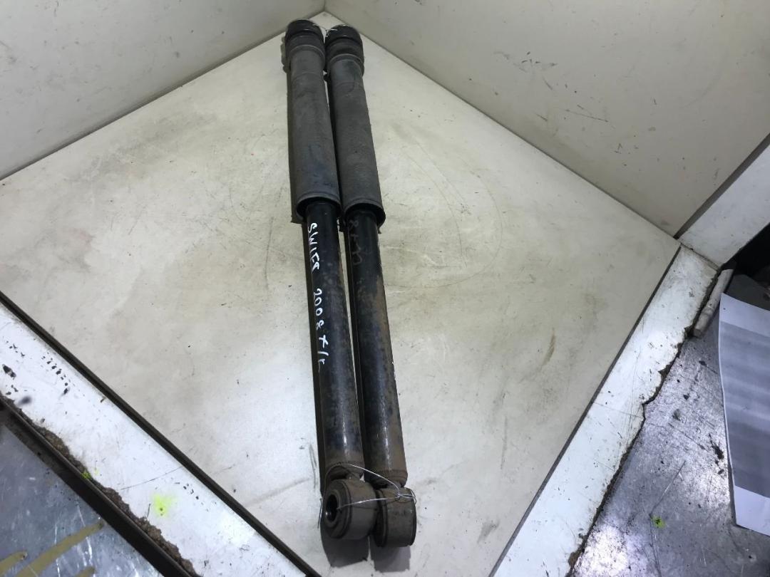 амортизатор задний Suzuki Swift 3 поколение 2008, 1.3 л., бензин, хетчбэк 5 дв. - фото №1