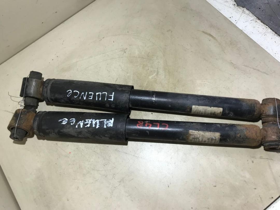 амортизатор задний Renault Fluence 1 поколение 2009, 2.0 л., бензин, МКПП, седан - фото №1