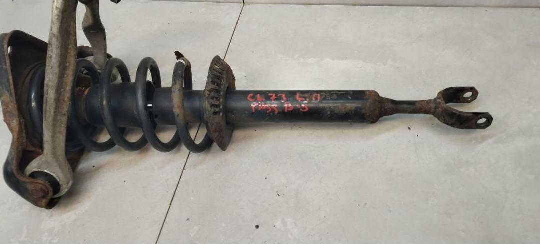 стойка передняя левая Volkswagen Passat B5 1998, 1.8 л., бензин, МКПП, универсал - фото №1