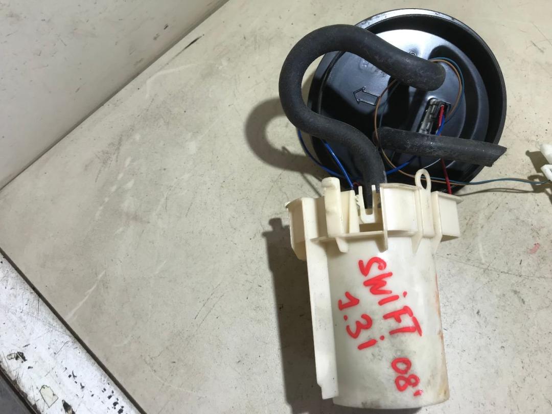 насос топливный Suzuki Swift 3 поколение 2008, 1.3 л., бензин, МКПП, хетчбэк 5 дв. - фото №1