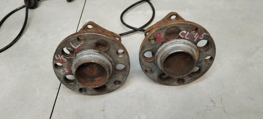 ступица задняя Volkswagen Passat B5 1998, 1.6 л., бензин, универсал - фото №1