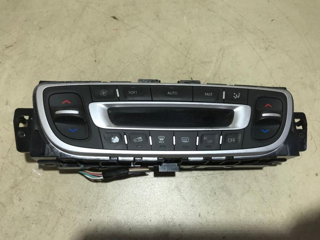 блок управления печки / климат-контроля Renault Fluence 1 поколение 2009, 2.0 л., бензин, МКПП, седан - фото №1