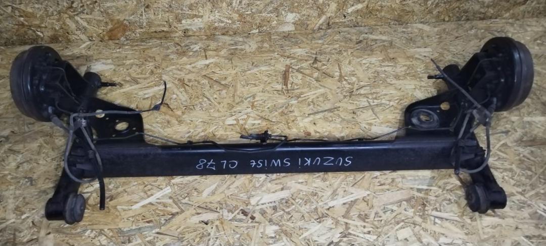 балка подвески задняя Suzuki Swift 3 поколение 2008 - фото №1