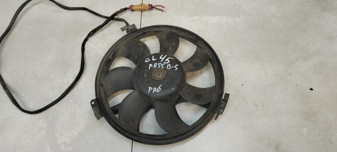 вентилятор радиатора Volkswagen Passat B5 1998, 1.6 л., бензин, универсал - фото №1