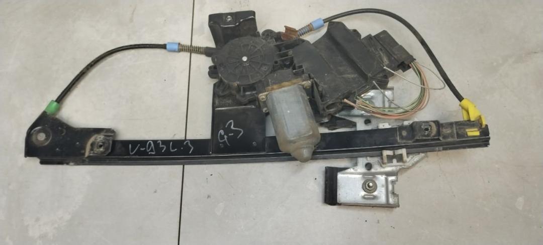 стеклоподъемник задний левый Volkswagen Golf 3 поколение 1995, 1.9 л., дизель, МКПП, универсал - фото №1