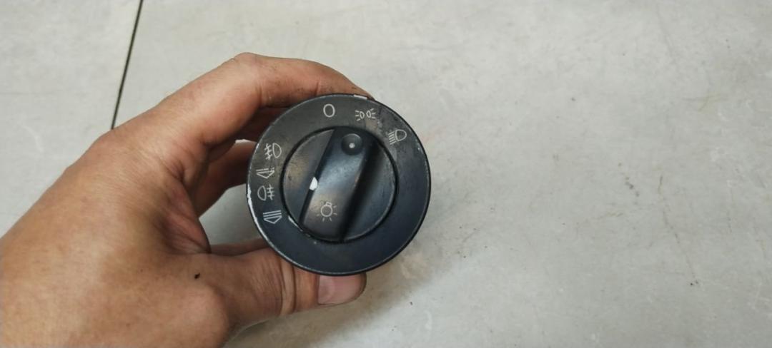 переключатель света Audi A4 B6 2003, 1.9 л., TDi, дизель, МКПП, универсал - фото №1