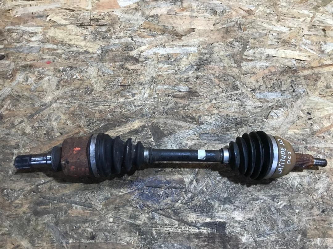полуось передняя левая (приводной вал, ШРУС) Renault Latitude 1 поколение 2011, 2.0 л., дизель, МКПП, седан - фото №1