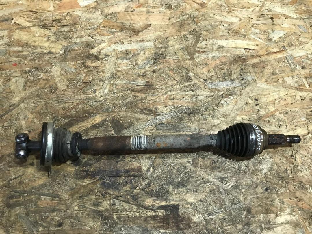полуось передняя левая (приводной вал, ШРУС) Dacia Sandero 2 поколение 2014, 1.2 л., бензин, МКПП, хетчбэк 5 дв. - фото №1