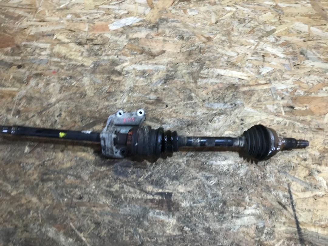 полуось передняя правая (приводной вал, ШРУС) Opel Vectra C 2004, 2.2 л., бензин, МКПП, седан - фото №1