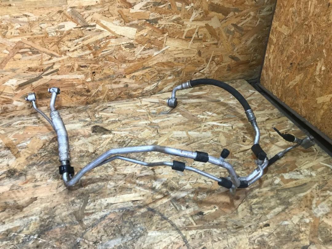 трубка кондиционера SEAT Leon 2 поколение 2009, 1.9 л., дизель, МКПП - фото №1