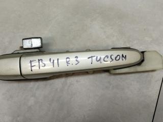 ручка наружная задняя правая Hyundai Tucson 1 поколение 2009, 2.0 л., дизель, МКПП