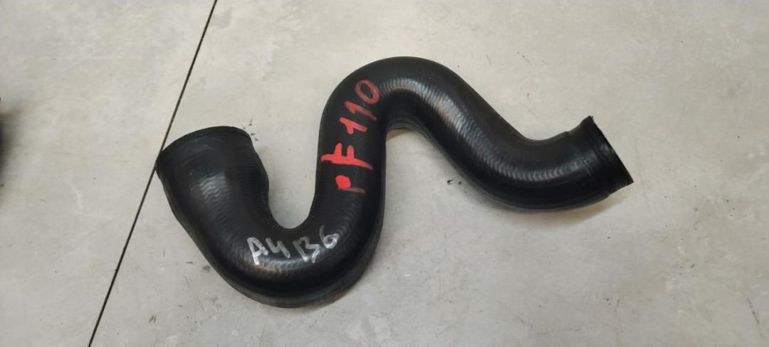 патрубок интеркулера Audi A4 B6 2003, 1.9 л., дизель, МКПП, универсал - фото №1