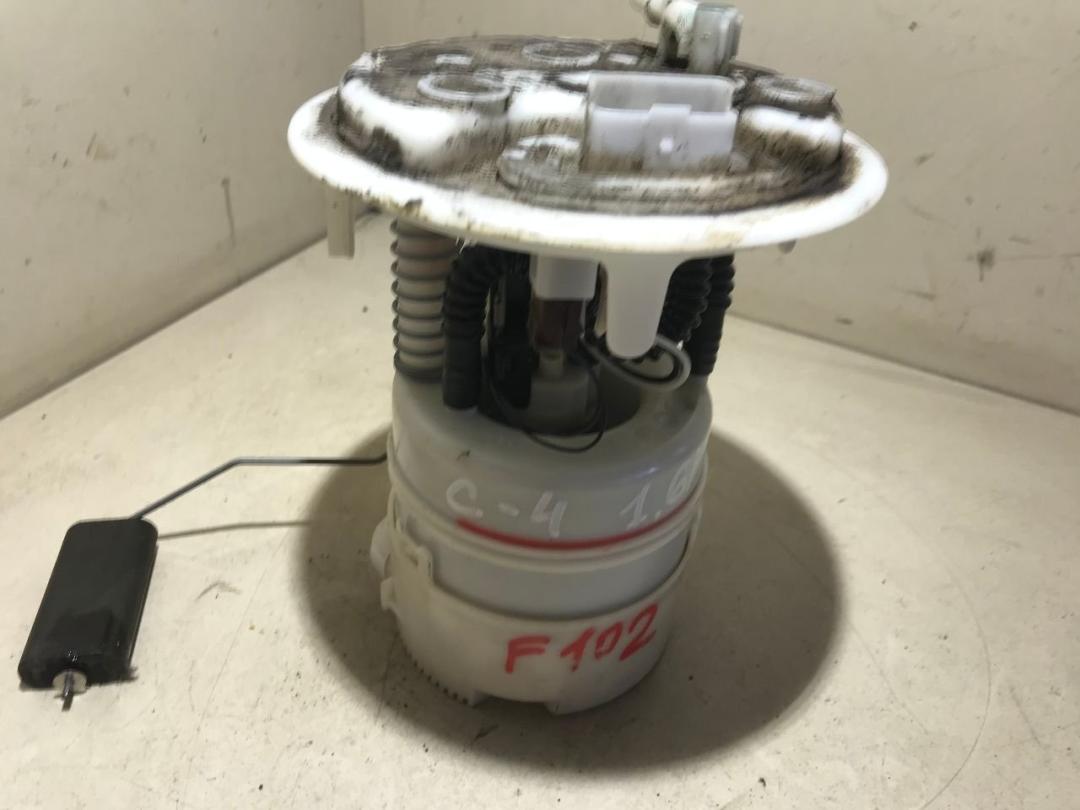 насос топливный Citroen C4 1 поколение 2008, 1.6 л., бензин, МКПП - фото №1