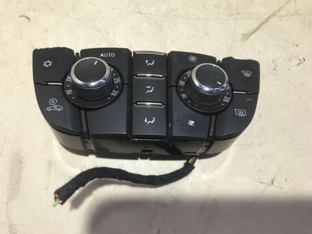 блок управления печки / климат-контроля Opel Astra J 2012, 1.7 л., дизель, МКПП, хетчбэк 5 дв. - фото №1