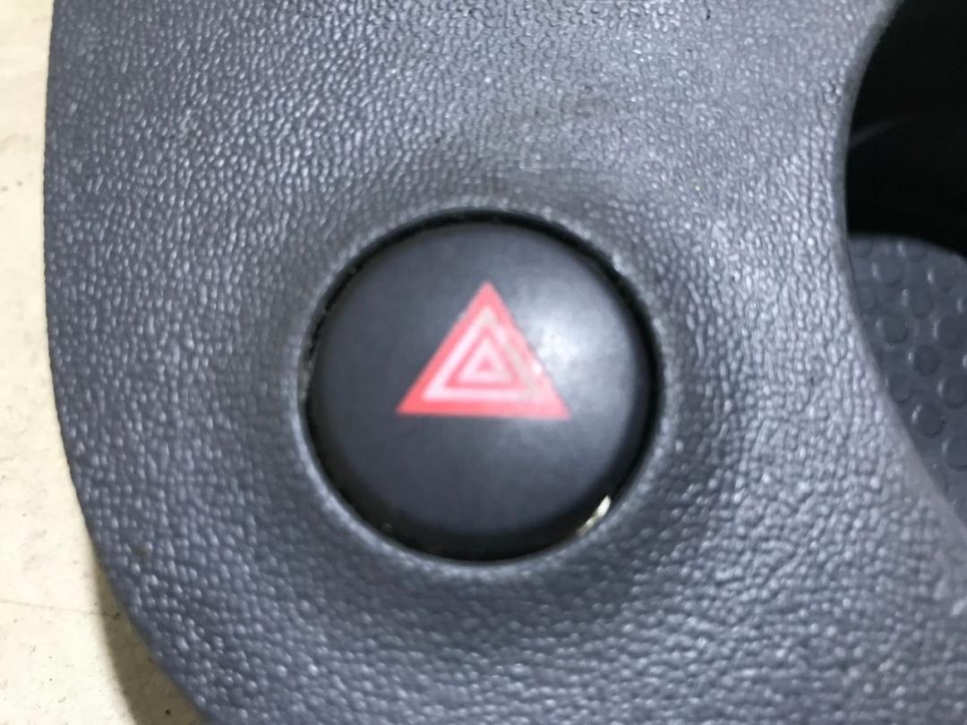 кнопка аварийной сигнализации SEAT Leon 2 поколение 2009, 1.9 л., дизель, МКПП - фото №1