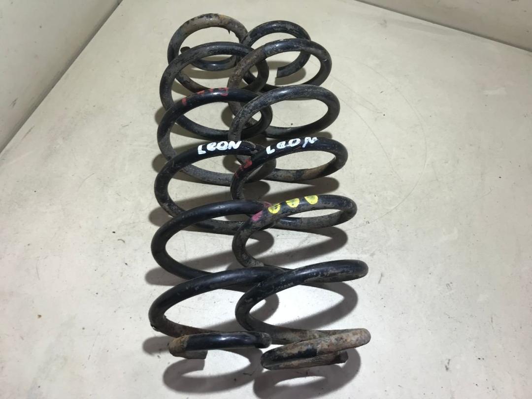 пружина задняя SEAT Leon 2 поколение 2009, 1.9 л., дизель, МКПП - фото №1