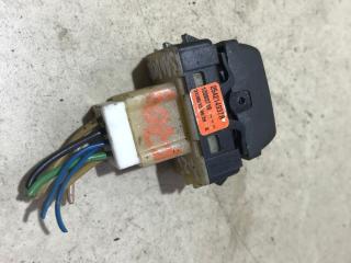 кнопка стеклоподъемника переднего левого Dacia Sandero 2 поколение 2014, 1.2 л., бензин, МКПП, хетчбэк 5 дв.