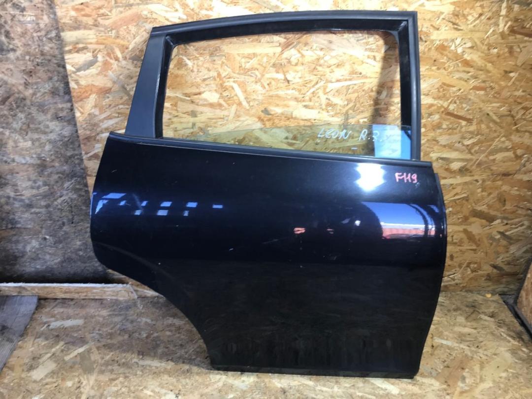 дверь задняя правая SEAT Leon 2 поколение 2009, 1.9 л., дизель, МКПП - фото №1