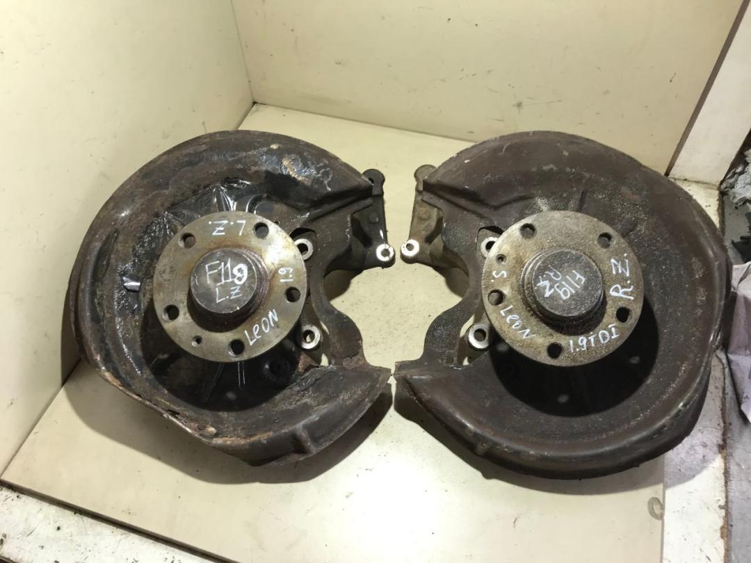 ступица задняя правая SEAT Leon 2 поколение 2009, 1.9 л., дизель - фото №1