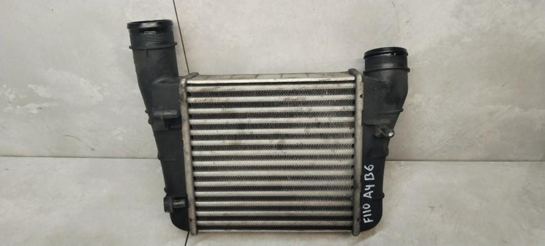 интеркулер Audi A4 B6 2003, 1.9 л., дизель, МКПП, универсал - фото №1