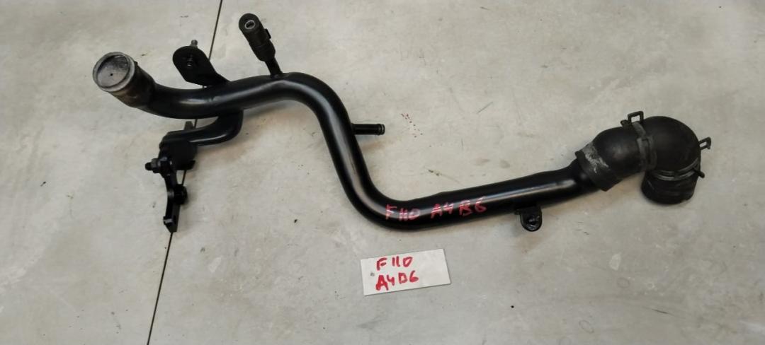 трубка охлаждающей жидкости Audi A4 B6 2003, 1.9 л., дизель, МКПП, универсал - фото №1