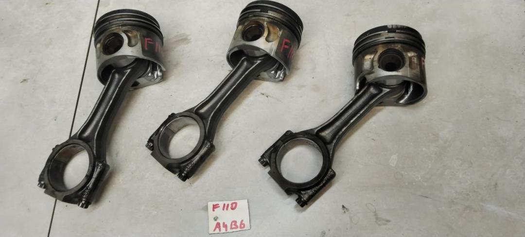 поршень Audi A4 B6 2003, 1.9 л., дизель, МКПП, универсал - фото №1