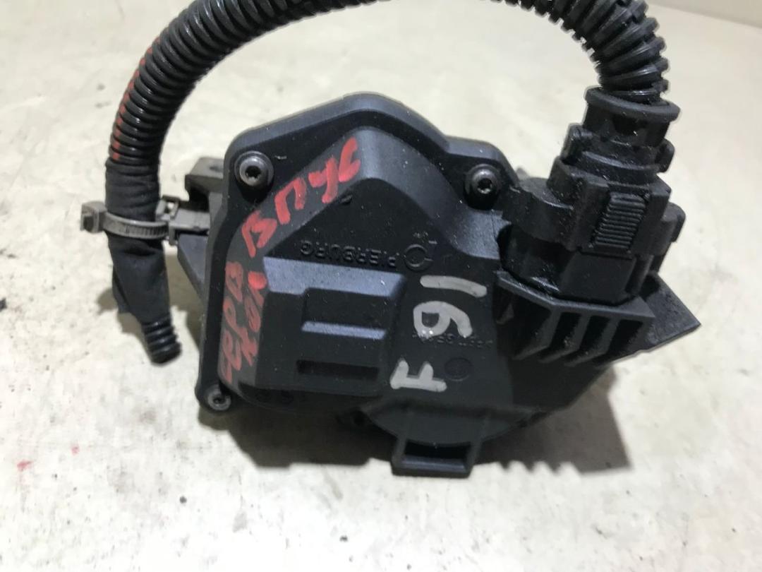 Регулятор выхлопных газов Renault Grand Scenic 3 поколение 2012, 1.5 л., DCi, дизель, МКПП, минивэн - фото №1