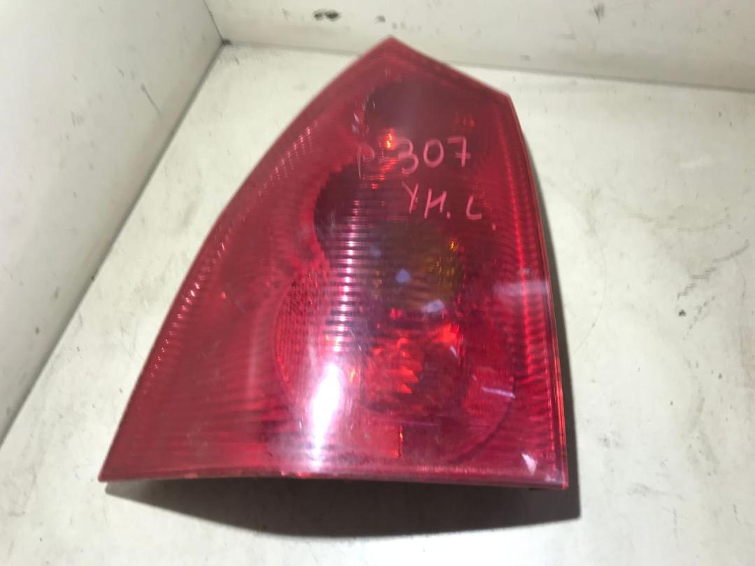 фонарь задний левый Peugeot 307 1 поколение 2002, универсал - фото №1