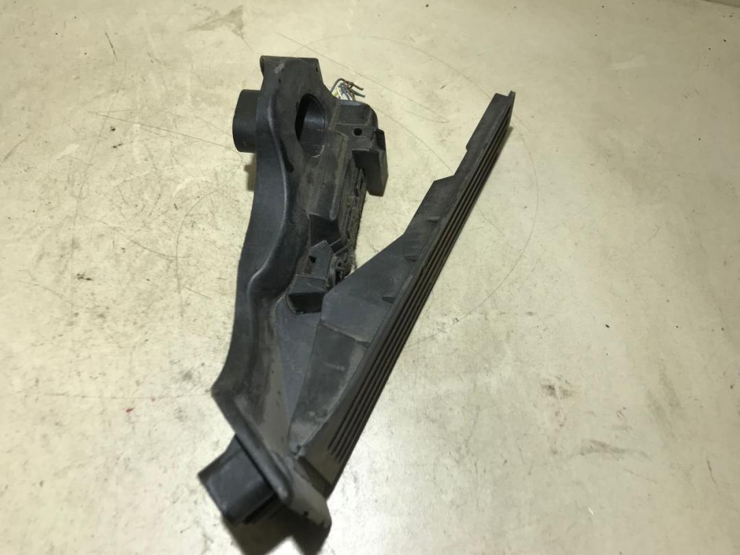 педаль SEAT Leon 2 поколение 2009, 1.9 л., дизель, МКПП - фото №1