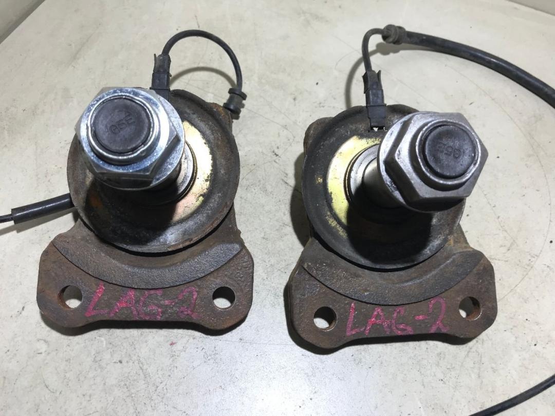 Цапфа задняя (ось ступицы) Renault Laguna 2 поколение 2005, 1.9 л., дизель, МКПП, хетчбэк 5 дв. - фото №1