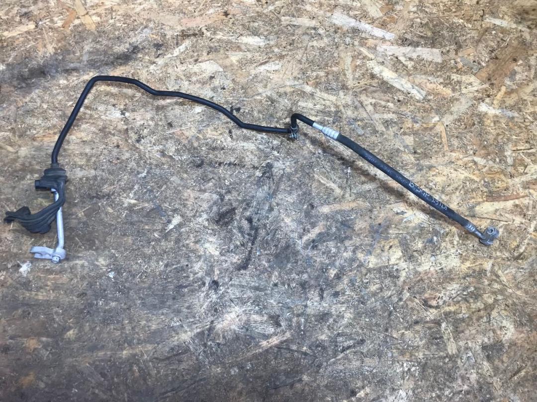 трубка кондиционера Volkswagen Passat B5 2001, 1.9 л., дизель - фото №1