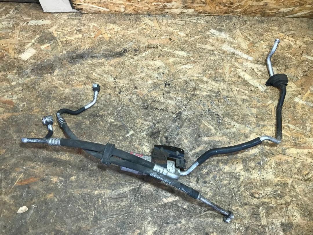 трубка кондиционера Volkswagen Passat B5 2001, 1.9 л., дизель - фото №1