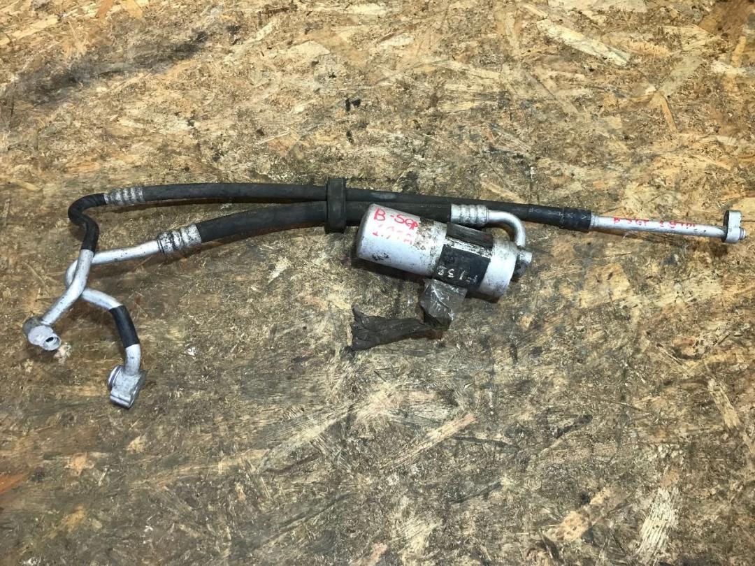 трубка кондиционера Volkswagen Passat B5 2001, 1.9 л., дизель - фото №1