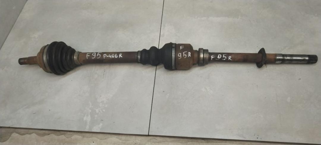 полуось передняя правая (приводной вал, ШРУС) Peugeot 406 1 поколение 1997, 1.9 л., дизель, МКПП - фото №1