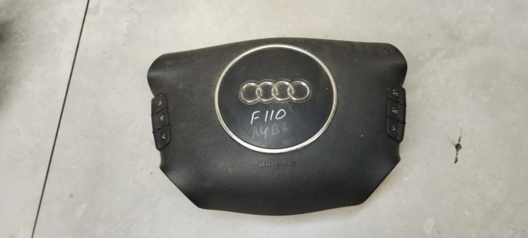 подушка безопасности водителя Audi A4 B6 2003, 1.9 л., дизель, МКПП, универсал - фото №1